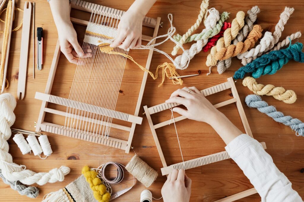 Basteln Hobby Handwerk Kreative Hobbys für Zuhause Zwischen Stoffen, Farben und funkelnden Ideen