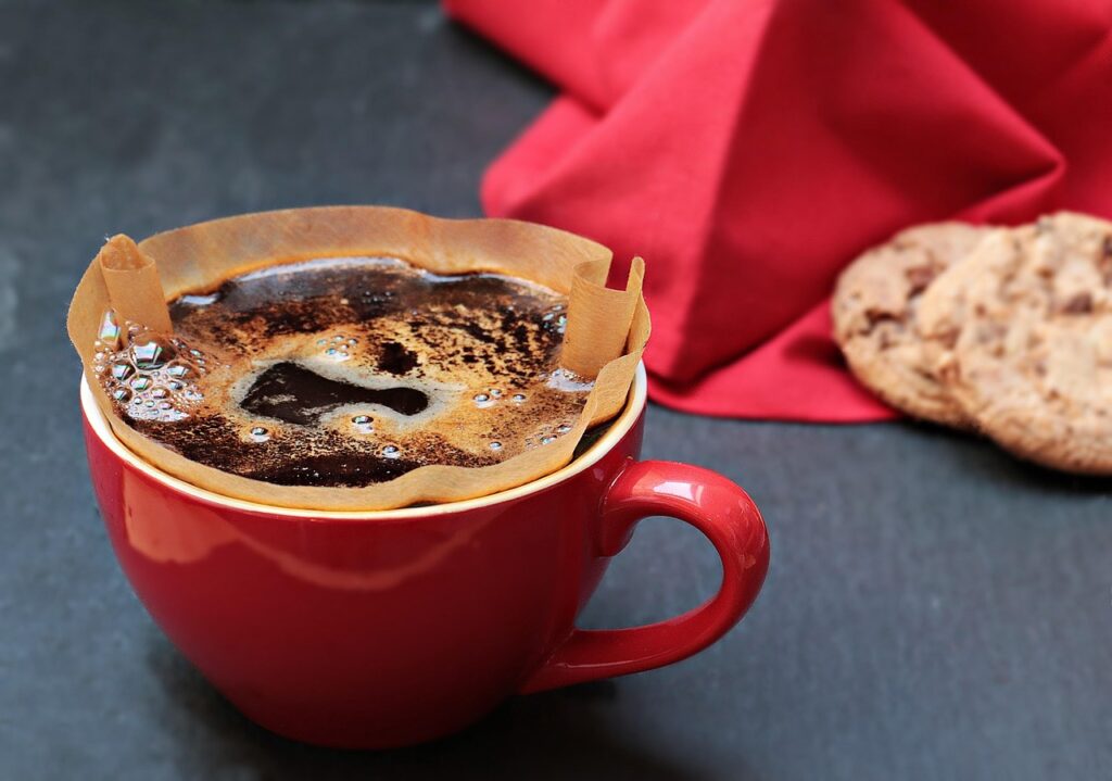 Kaffee brüht Welcher Kaffeevollautomat passt in eine kleine Wohnung